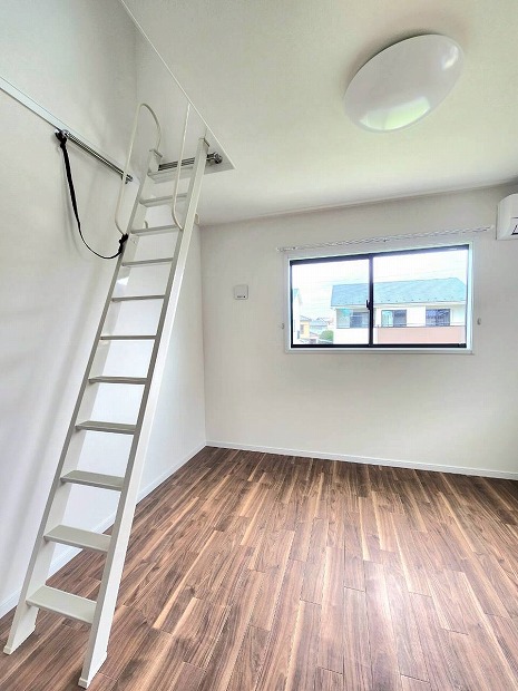 ｵｰｸｳﾞｨﾚｯｼﾞN9